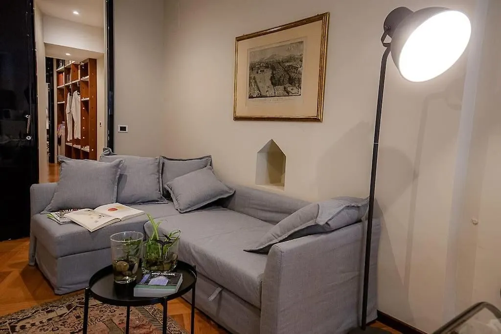 Cozy Apartment In San Frediano Florence