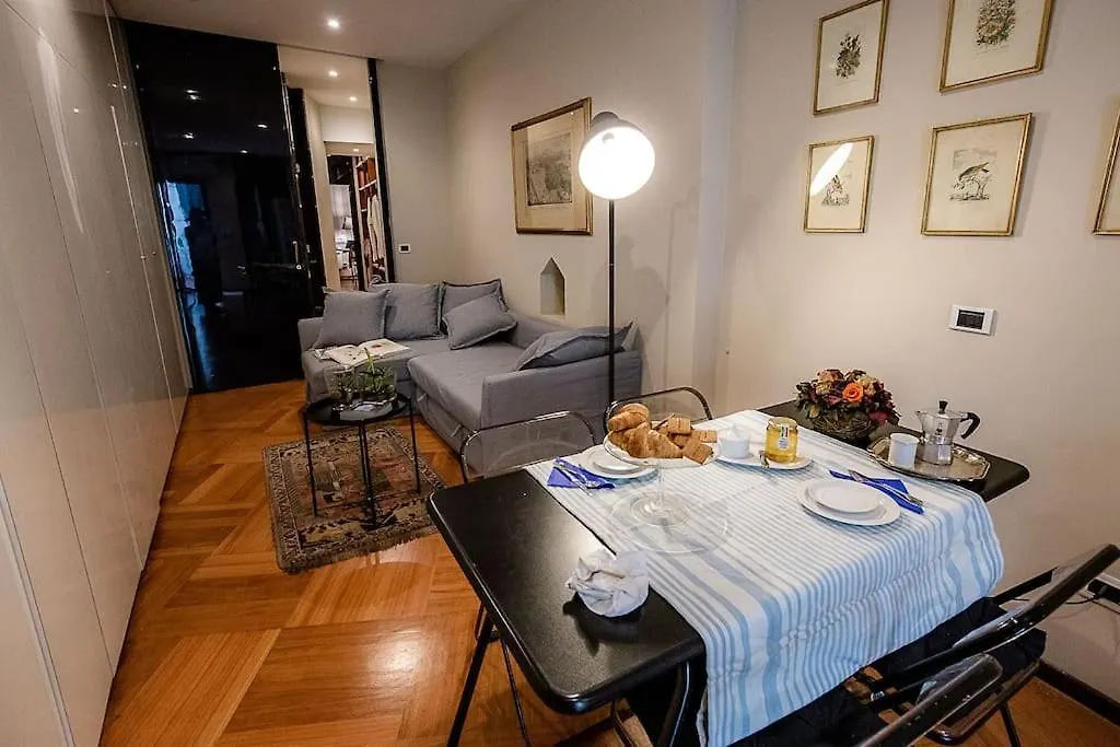 Cozy Apartment In San Frediano Florence Italy